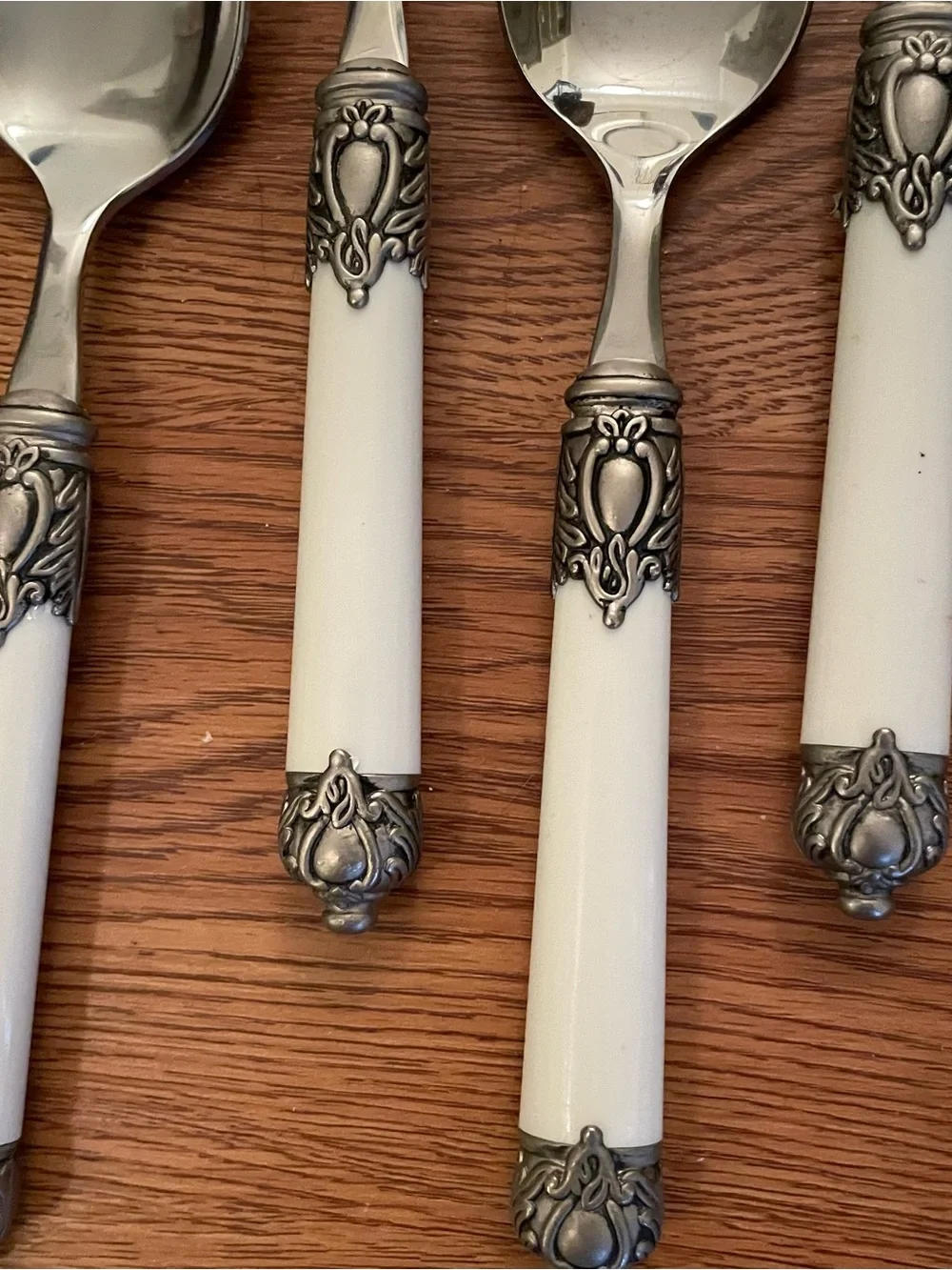 Home Essentials RENAISSANCE BONE Oval Place Soup Spoons Set of 5